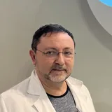 Hugo Elche Culebradas en la clínica HVA.