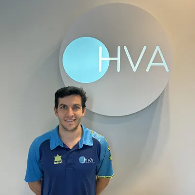 Quique Falcó Crespo en la clínica HVA.